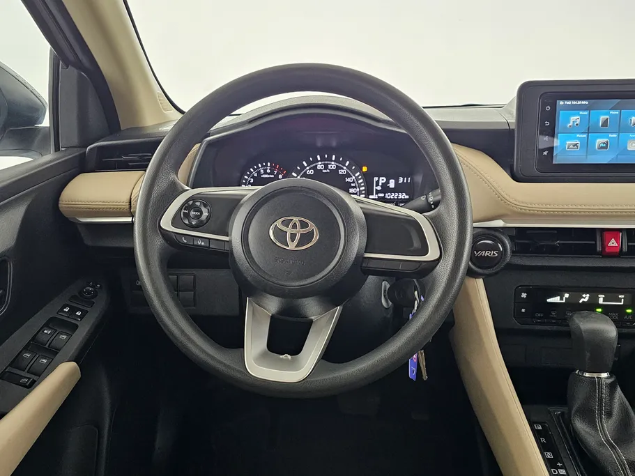 2023 Toyota Yaris  Y 