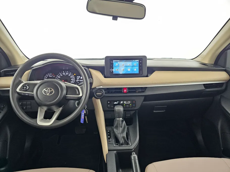 2023 Toyota Yaris  Y 