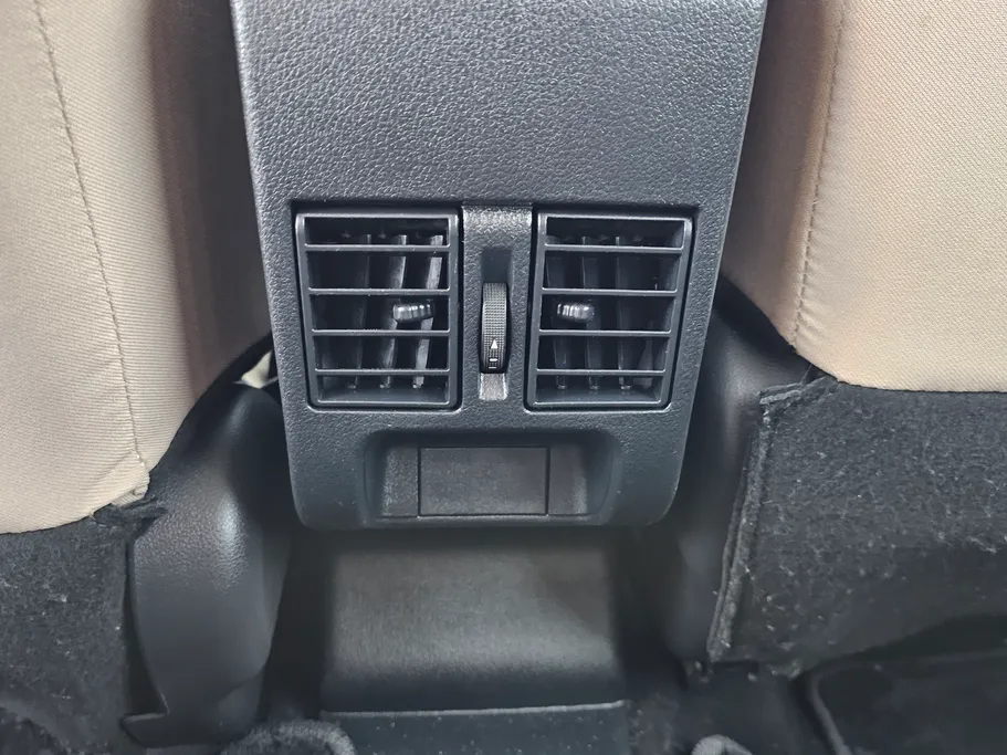 2023 Toyota Yaris  Y 