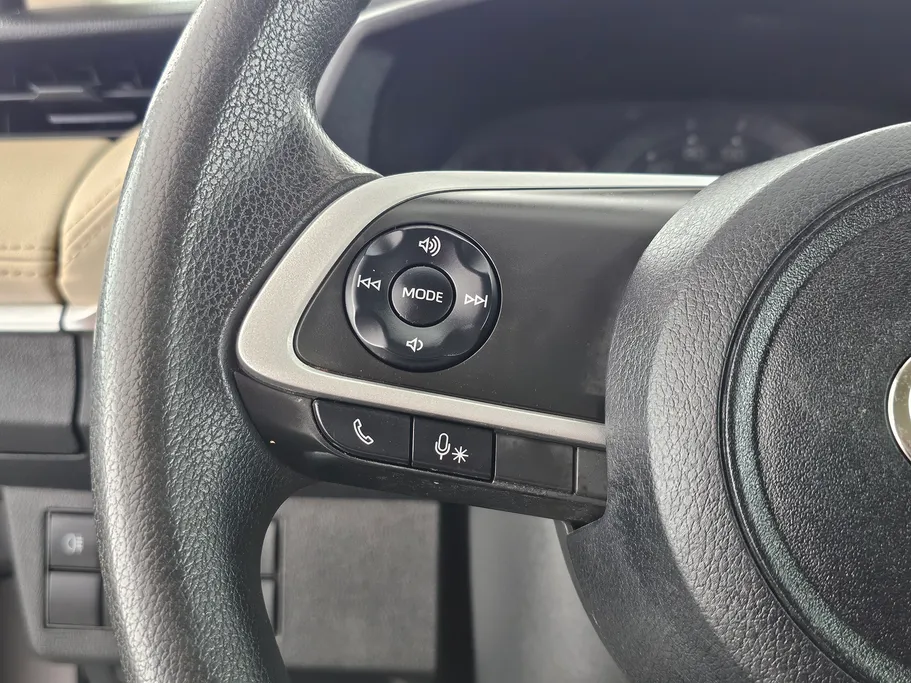 2023 Toyota Yaris  Y 