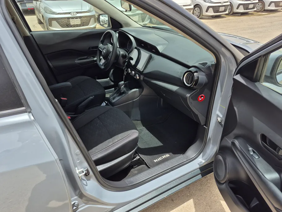 2024 Nissan Kicks S 