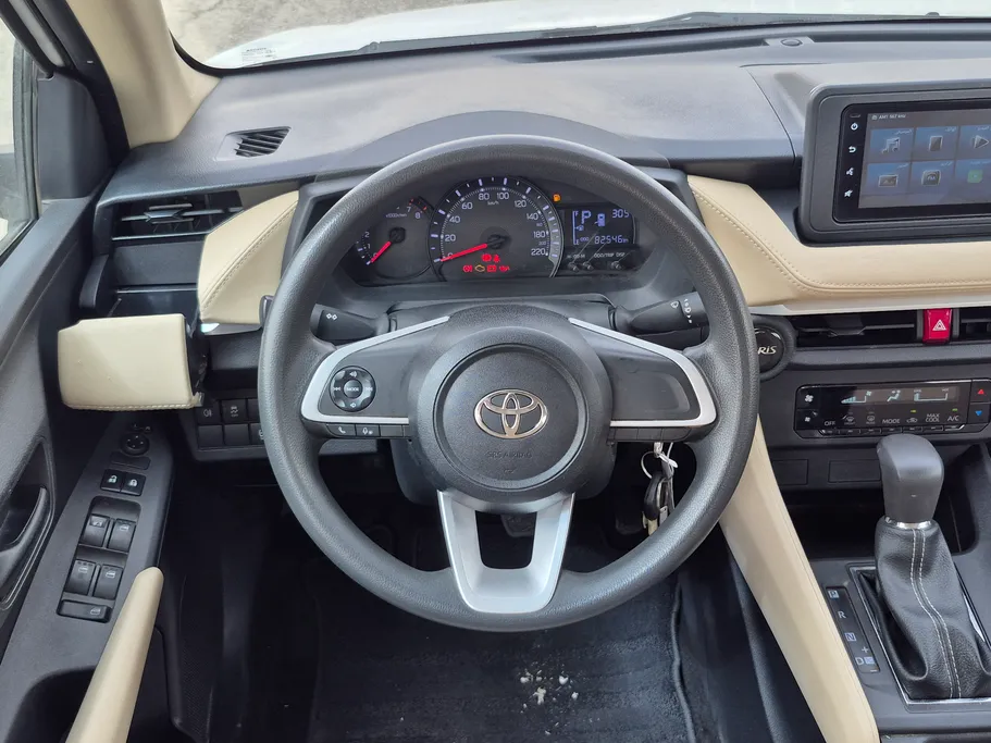 2024 Toyota Yaris  Y 
