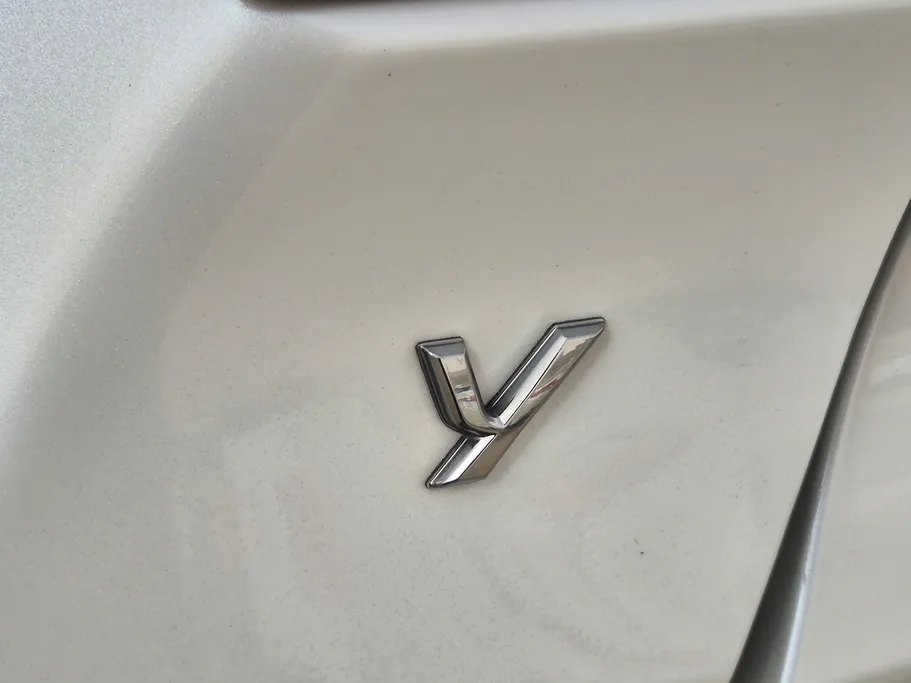 2024 Toyota Yaris  Y 