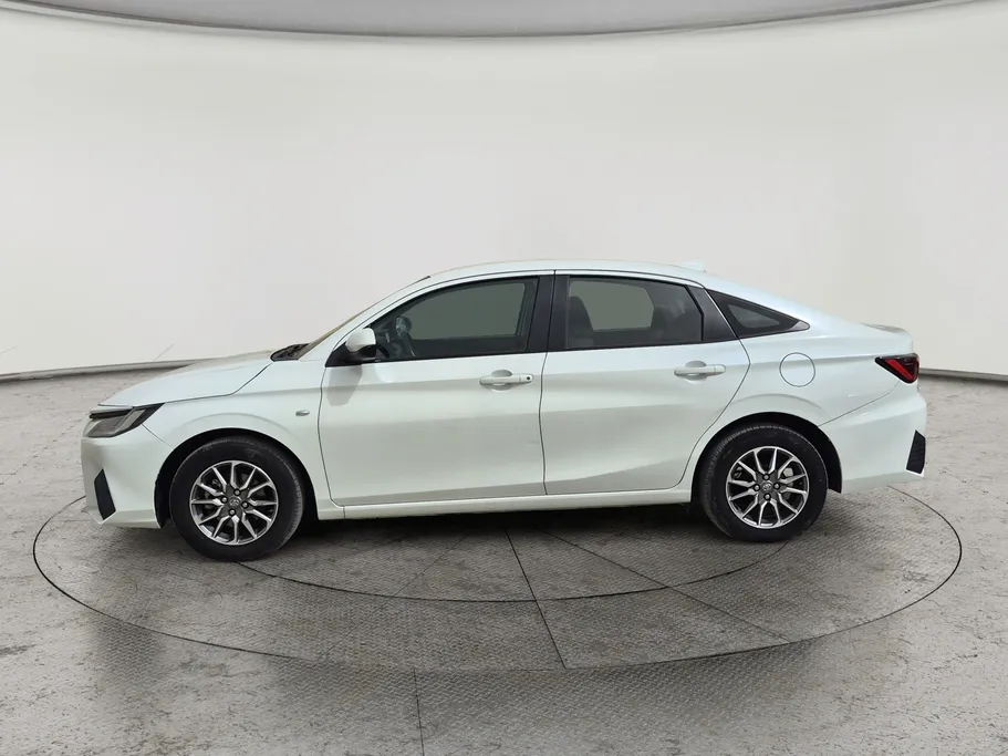 2024 Toyota Yaris  Y 