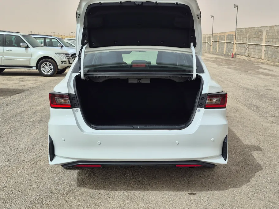2024 Toyota Yaris  Y 