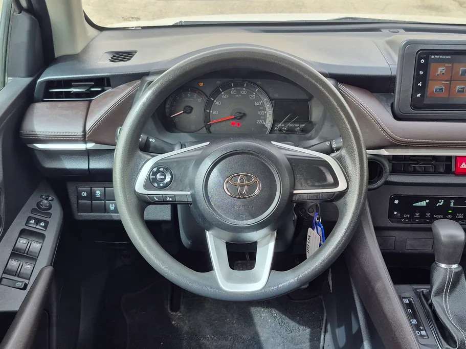 2024 Toyota Yaris  Y 
