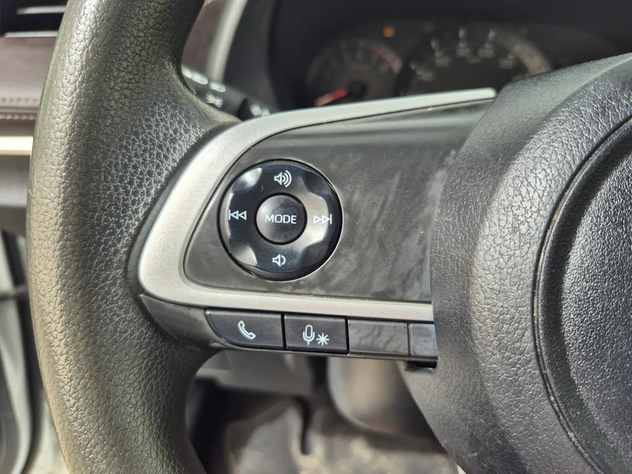 2024 Toyota Yaris  Y 