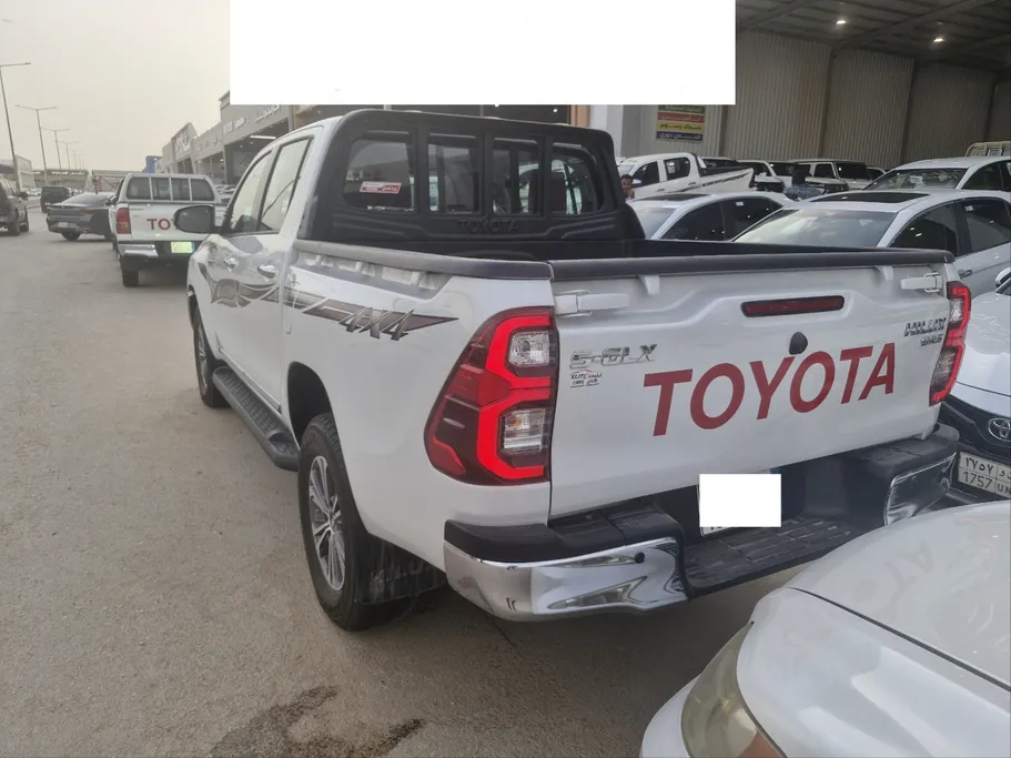 2025 Toyota Hilux SGLX 