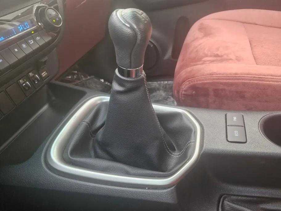 2025 Toyota Hilux SGLX 