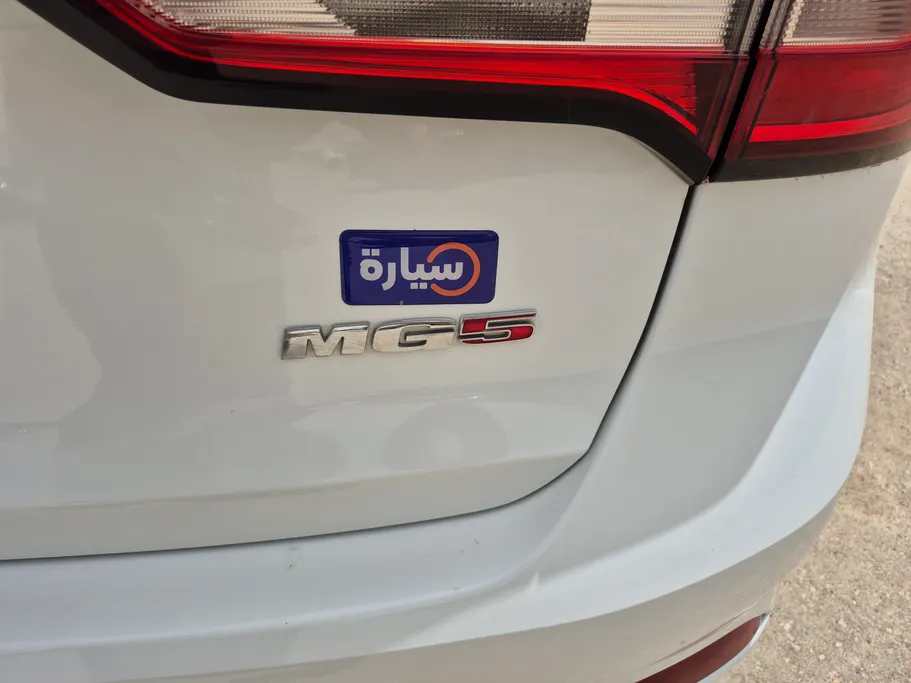 ام جي 5 STD 2023 