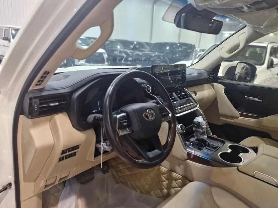 2025 Toyota Land Cruiser GXR4 