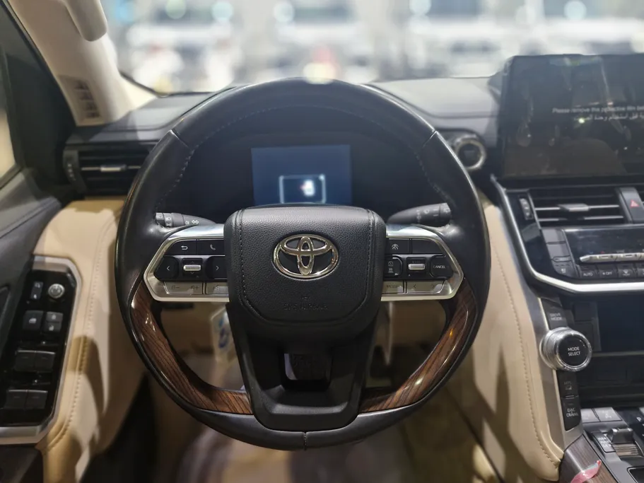 2025 Toyota Land Cruiser GXR4 