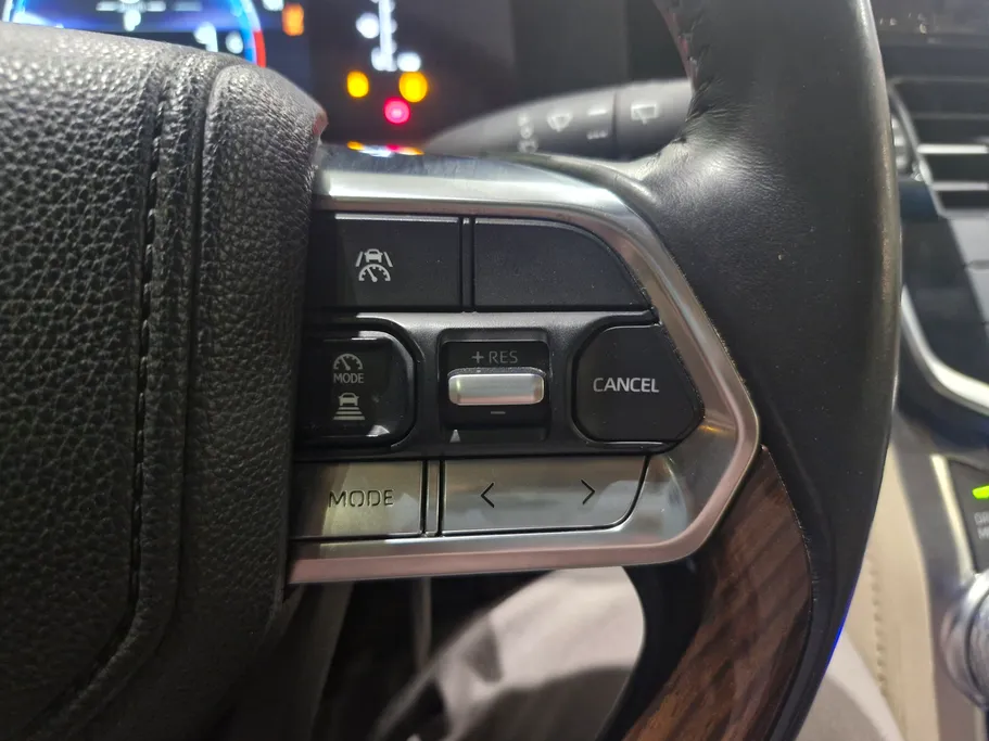 2025 Toyota Land Cruiser GXR4 