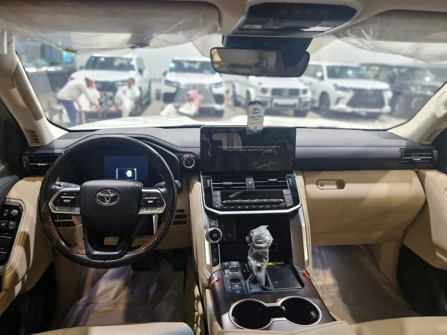 2025 Toyota Land Cruiser GXR4 