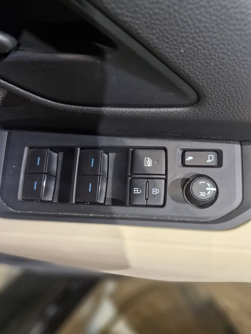2025 Toyota Land Cruiser GXR 