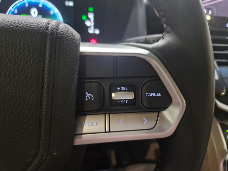 2025 Toyota Land Cruiser GXR 