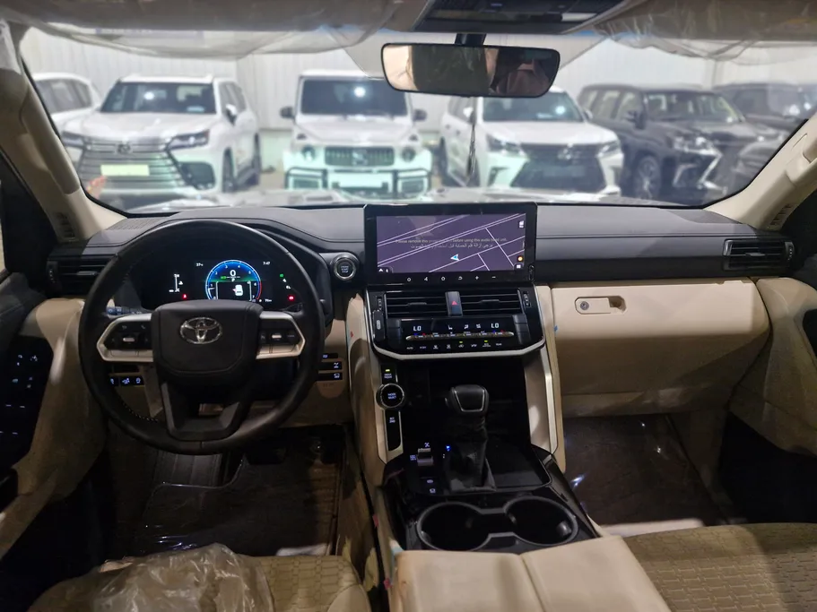 2025 Toyota Land Cruiser GXR 
