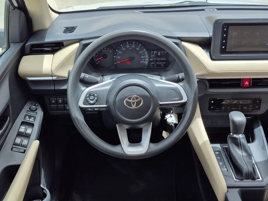 2024 Toyota Yaris  Y 