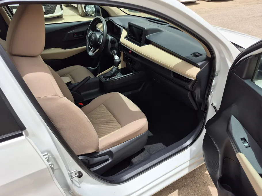 2024 Toyota Yaris  Y 