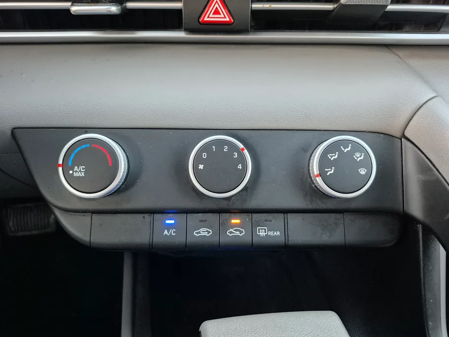 2024 Hyundai Elantra Fleet 