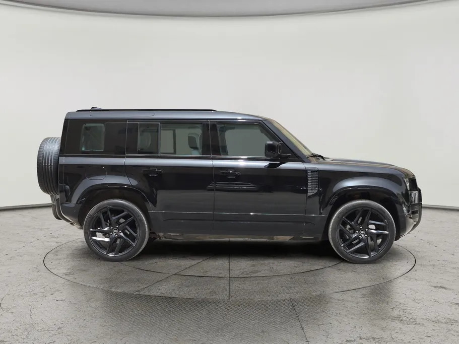 2025 Land Rover Defender 110HSE 