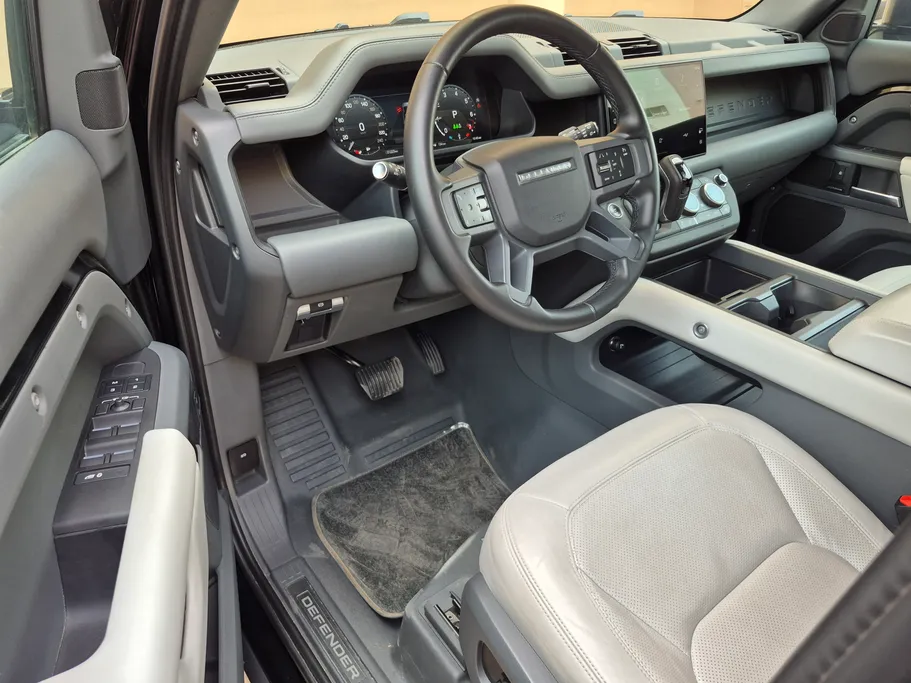2025 Land Rover Defender 110HSE 