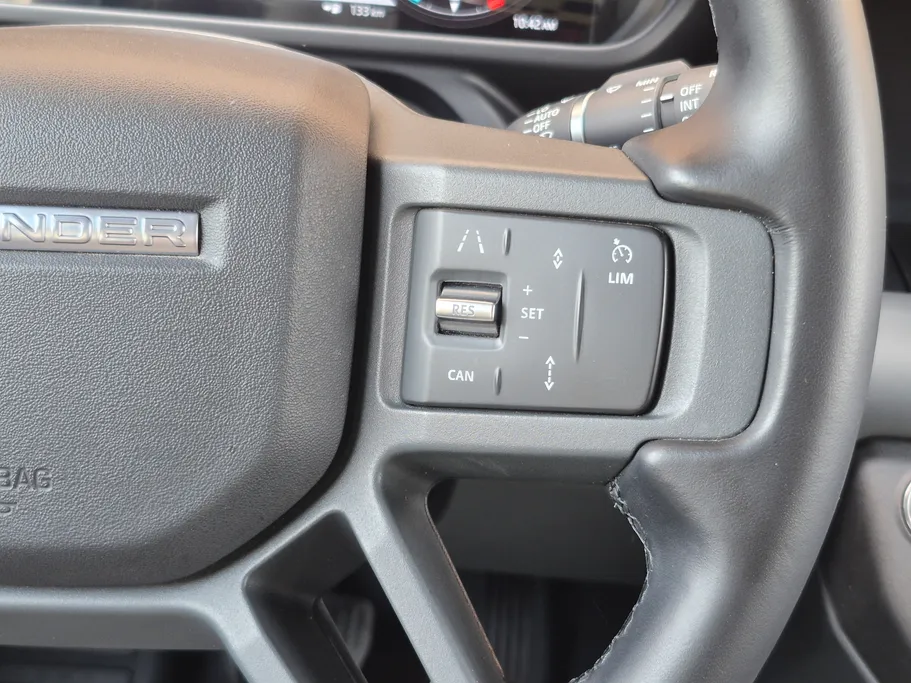 2025 Land Rover Defender 110HSE 