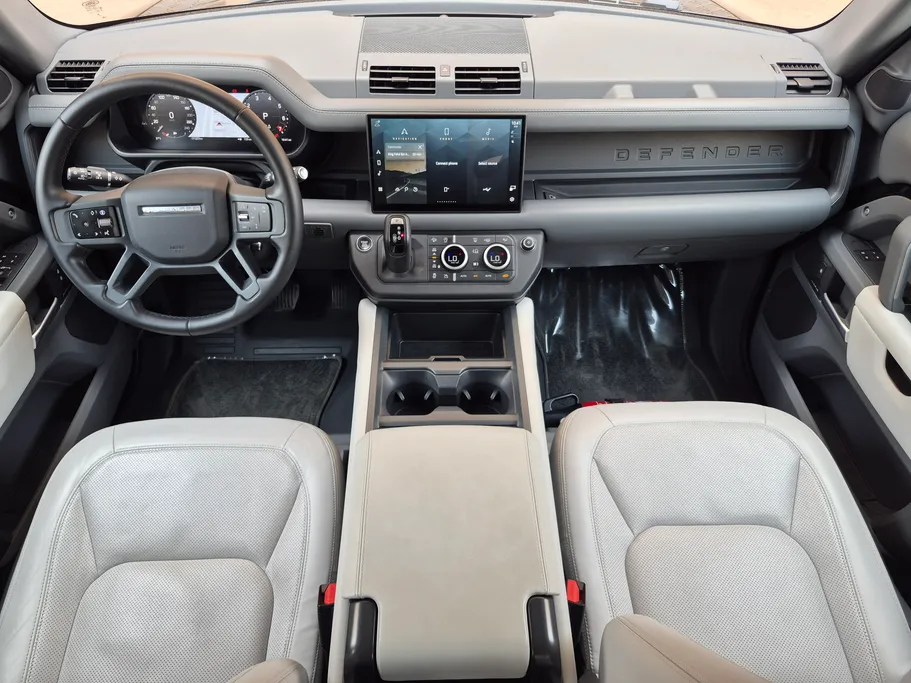 2025 Land Rover Defender 110HSE 