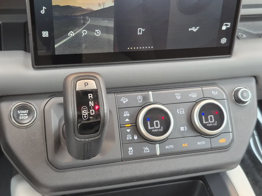 2025 Land Rover Defender 110HSE 