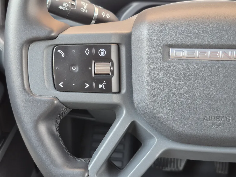 2025 Land Rover Defender 110HSE 