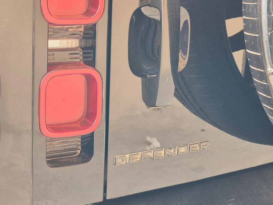 2025 Land Rover Defender 110HSE 