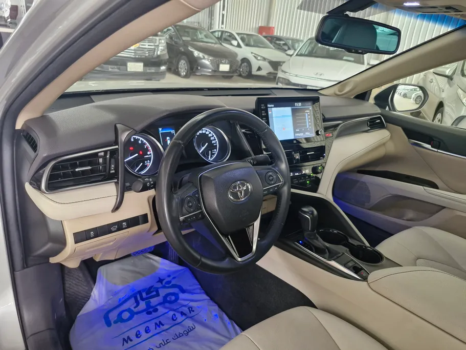 تويوتا كامري GLEX 2024 