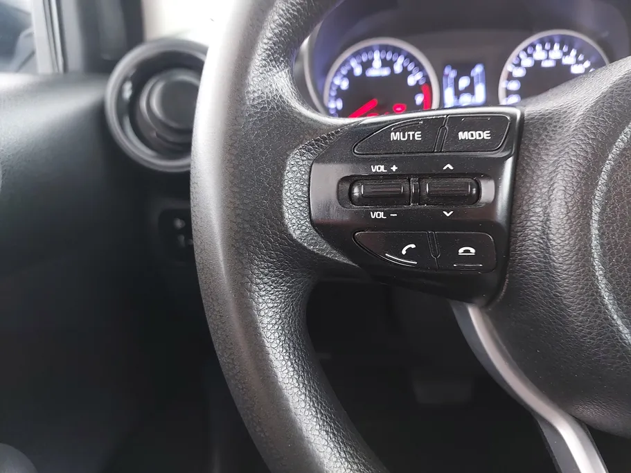 2022 Kia Pegas LX 