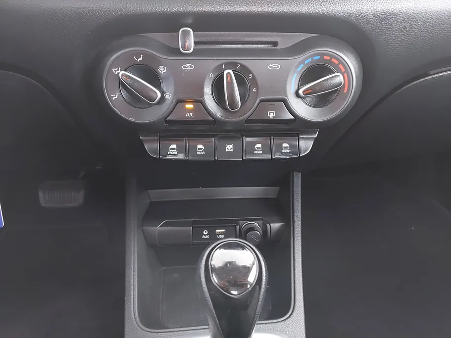 2022 Kia Pegas LX 