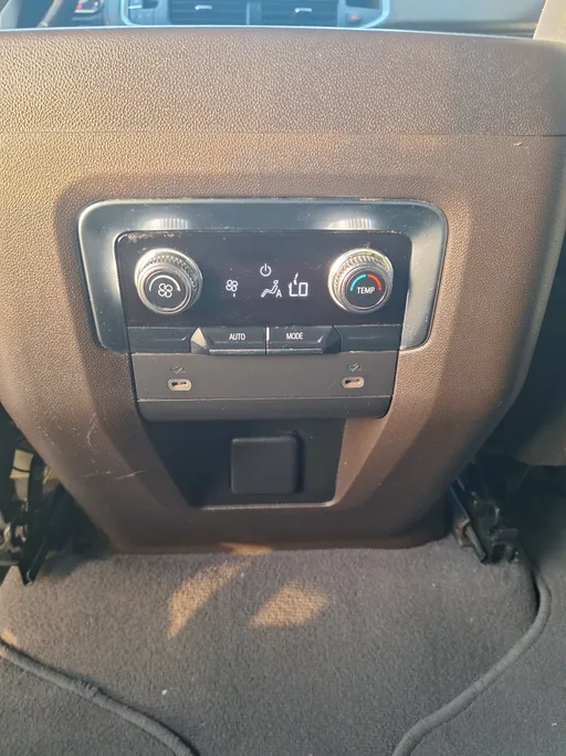 2022 GMC Yukon SLE 