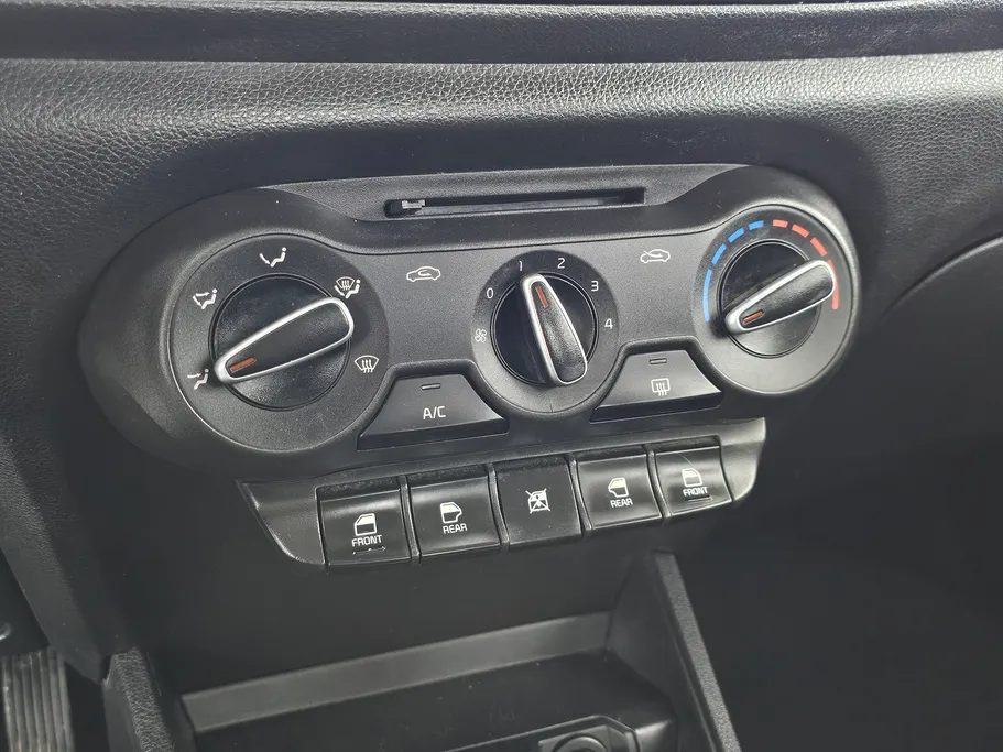 2023 Kia Pegas LX 
