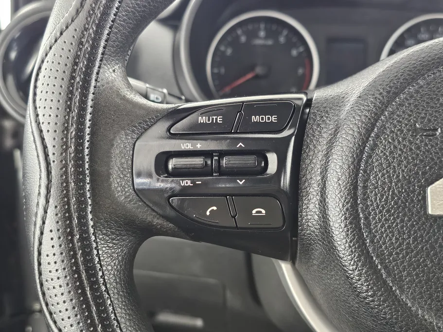 2023 Kia Pegas LX 