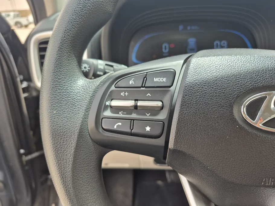 2025 Hyundai Venue Smart 