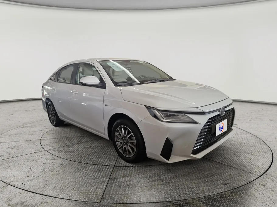 2023 Toyota Yaris  Y 