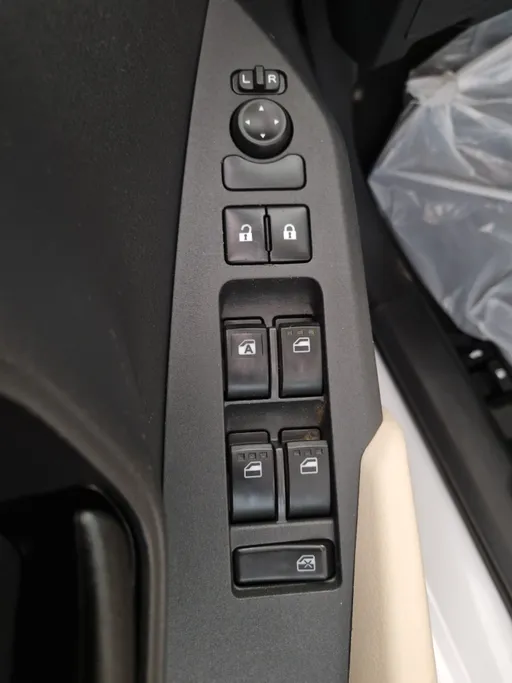2023 Toyota Yaris  Y 