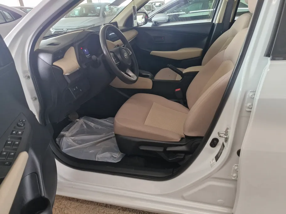 2023 Toyota Yaris  Y 