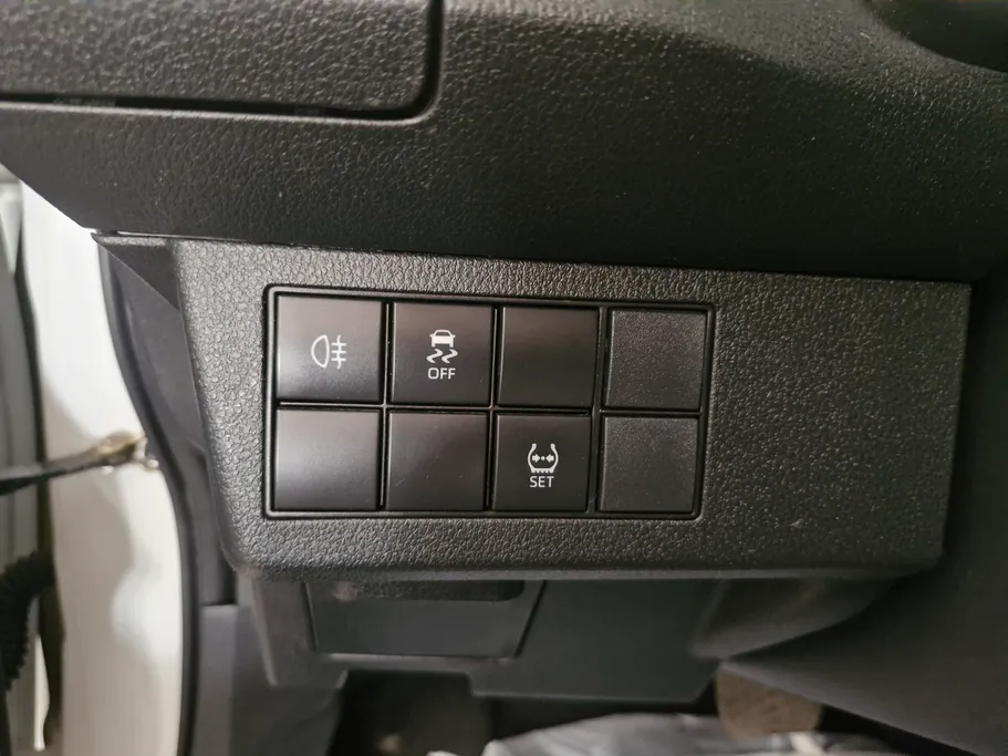2023 Toyota Yaris  Y 