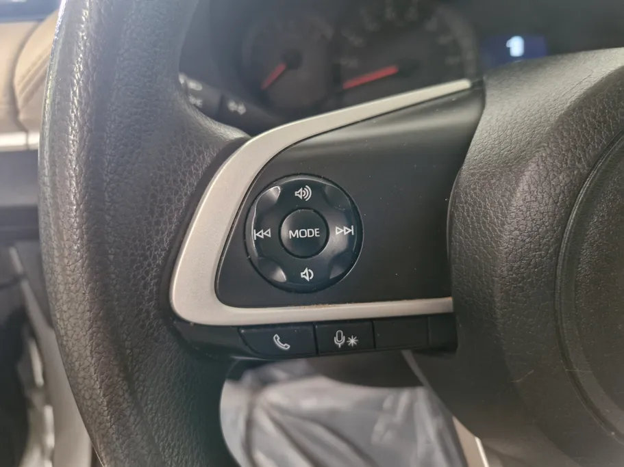 2023 Toyota Yaris  Y 