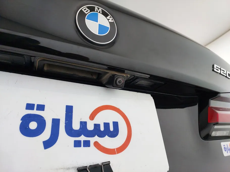 بي ام دبليو الفئة الخامسة 520i 2022 