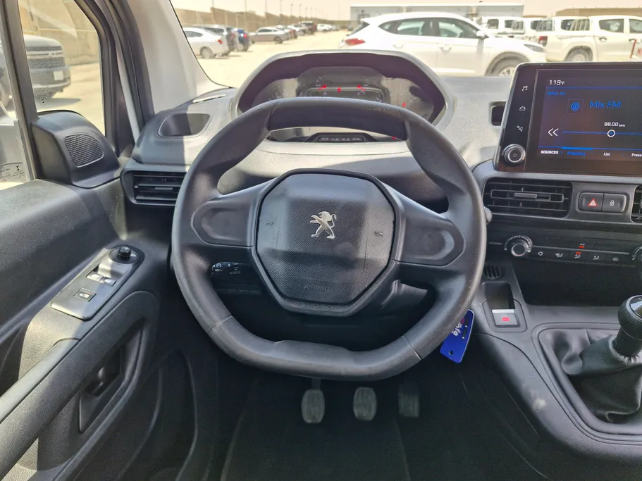بيجو بارتنر Short van 2023 
