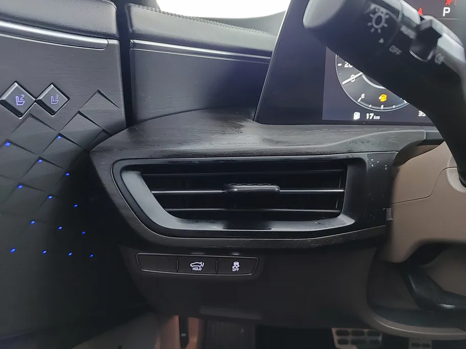 2022 Kia K8 EX 
