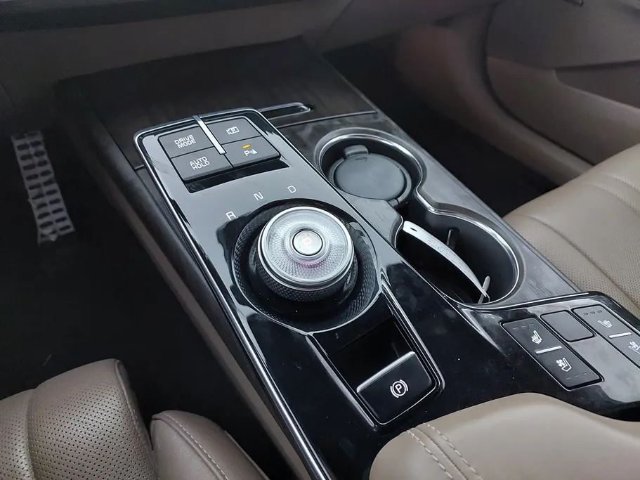 2022 Kia K8 EX 