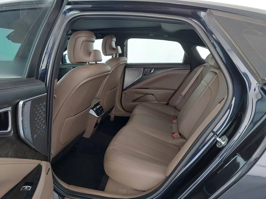 2022 Kia K8 EX 