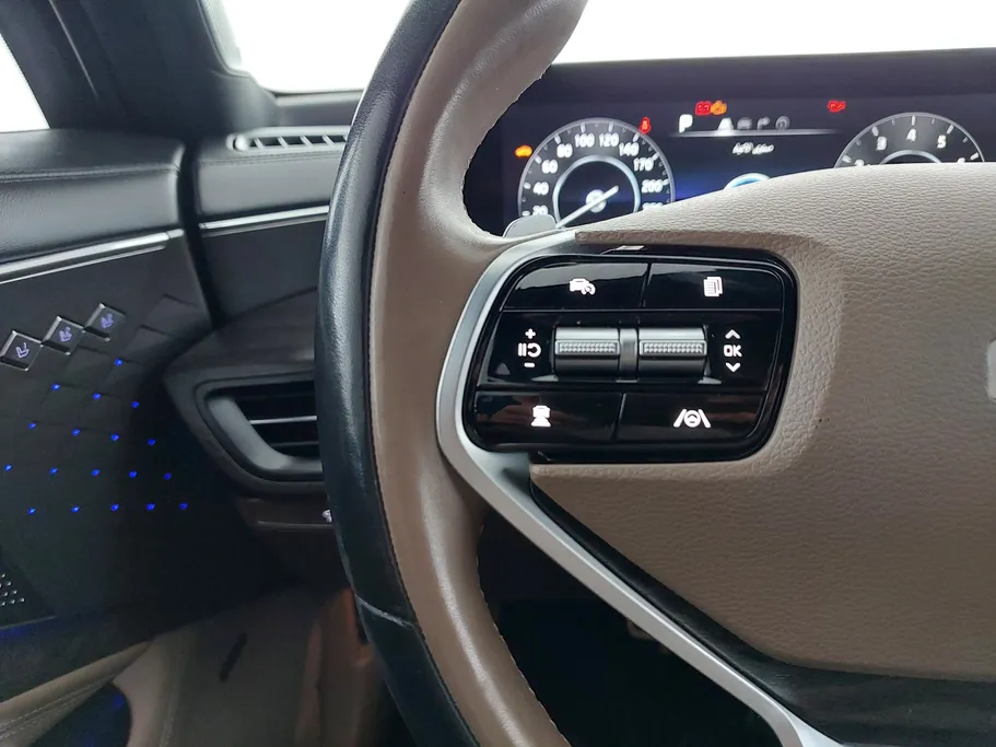 2022 Kia K8 EX 