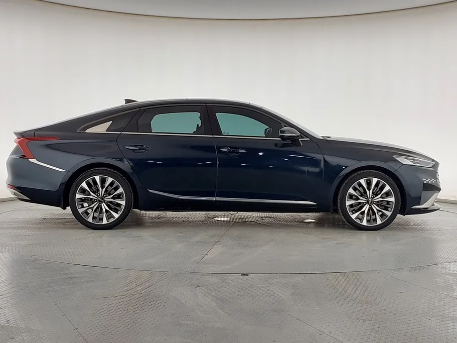 2022 Kia K8 EX 